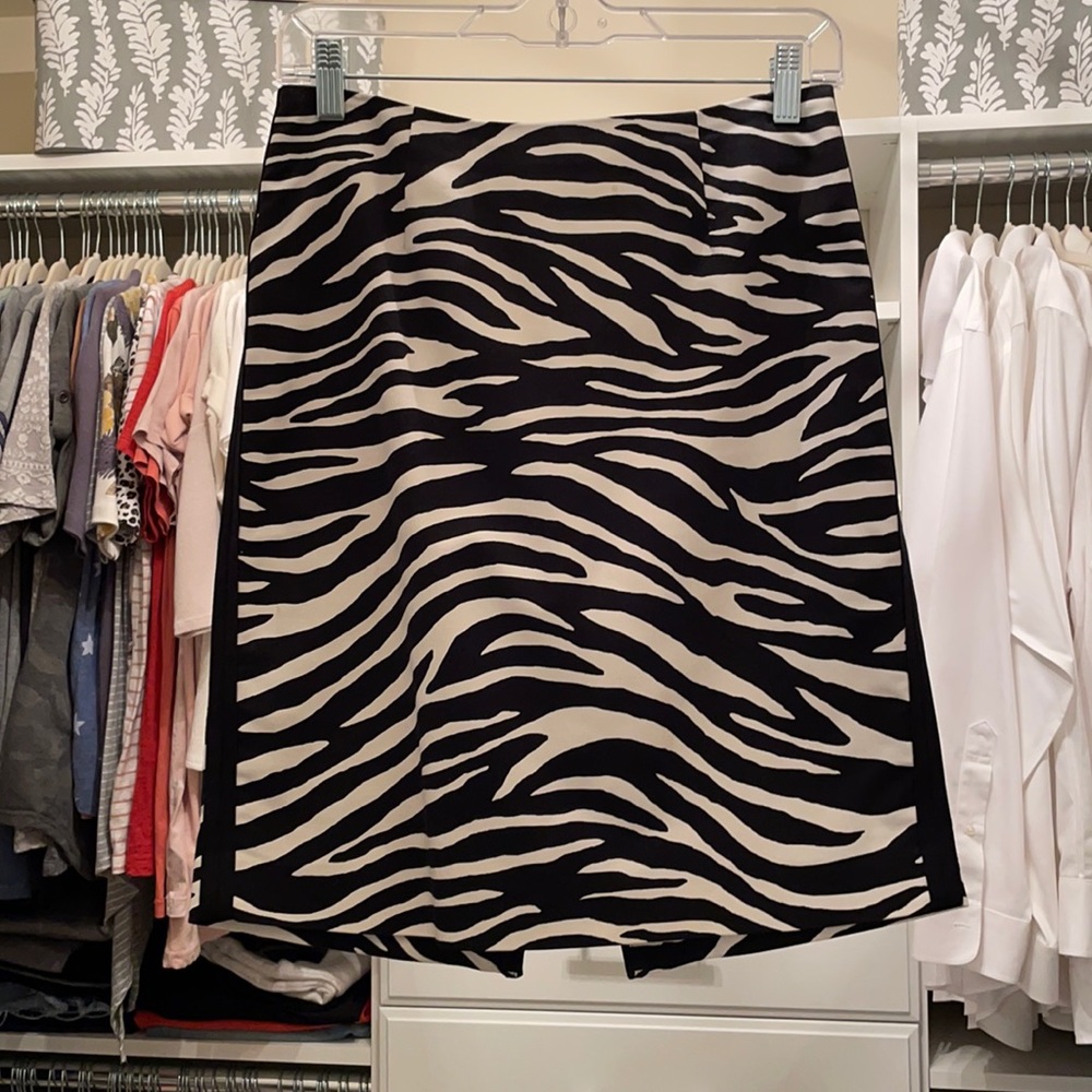 White House Black Market Pencil skirt